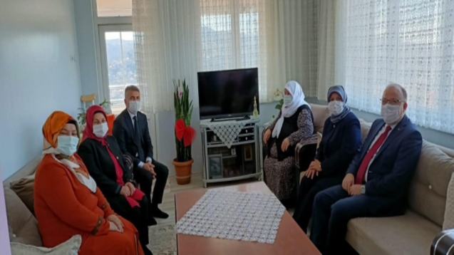 Tutulmaz’dan şehit annesine anlamlı ziyaret