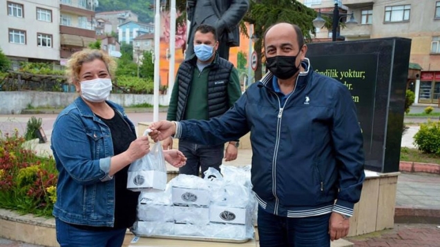Başkan Demirtaş Kandil Simidi Dağıttı...