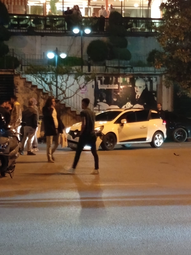 Hatalı sollama yaptı... 2 kişi yaralandı...