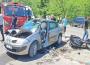 Motosiklet, akaryakıt istasyonuna dönen otomobile çarptı...