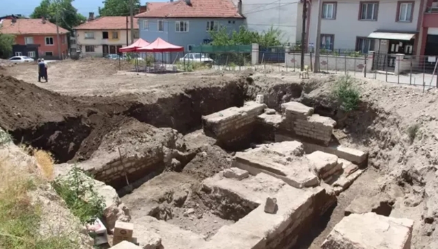 İnşaat temeli için kazıldı hamam bulundu...