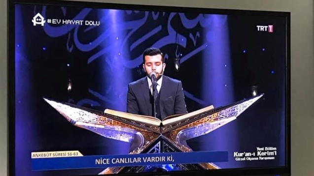 KUR'AN-I KERİM-İ GÜZEL OKUMA YARIŞMASINDA GÜN BİRİNCİSİ OLDU