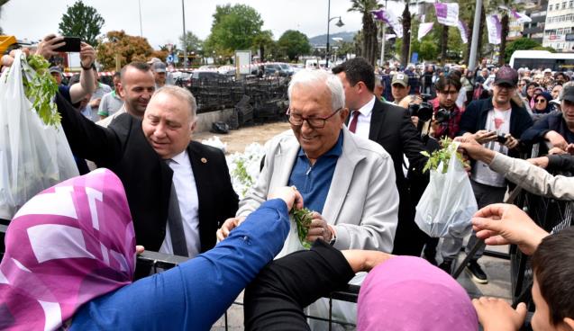 350 bin ata tohumu fidesi Kdz. Ereğli halkıyla buluştu...
