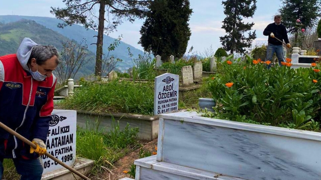 Mezarlıklarda temizlik çalışmadı başlattı.