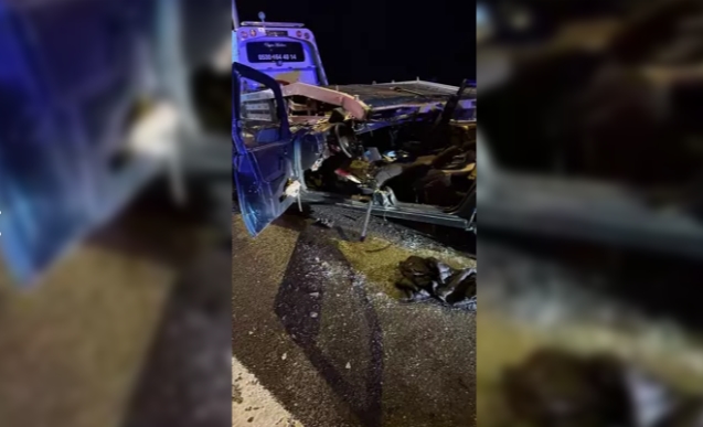 Otomobil ile çekici çarpıştı... 2 ölü 1 yaralı...